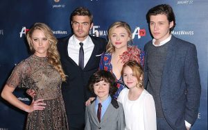 is alex roe married