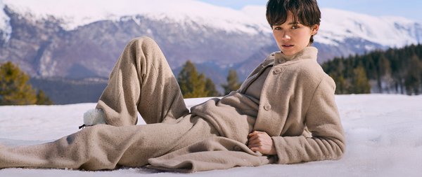 hessnatur fleece and knit layer lifestyle clothing image